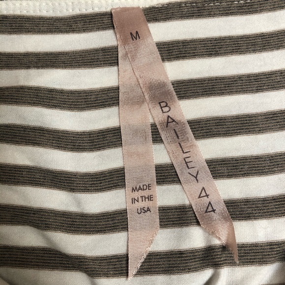 🌹 SOLD Bailey 44 Dress Tiered 🌹 - Picture 3 of 4